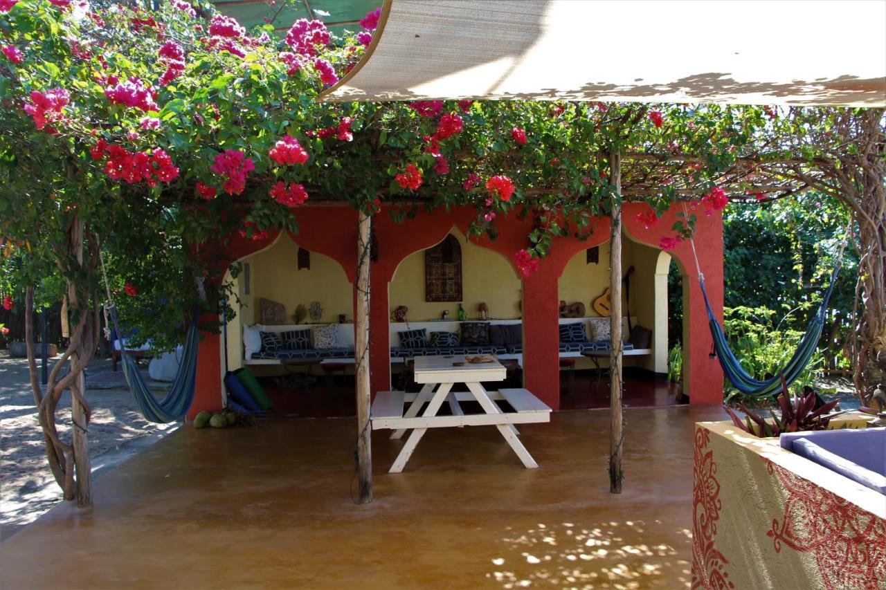 Katamah Beachfront Guesthouse Treasure Beach Exterior photo